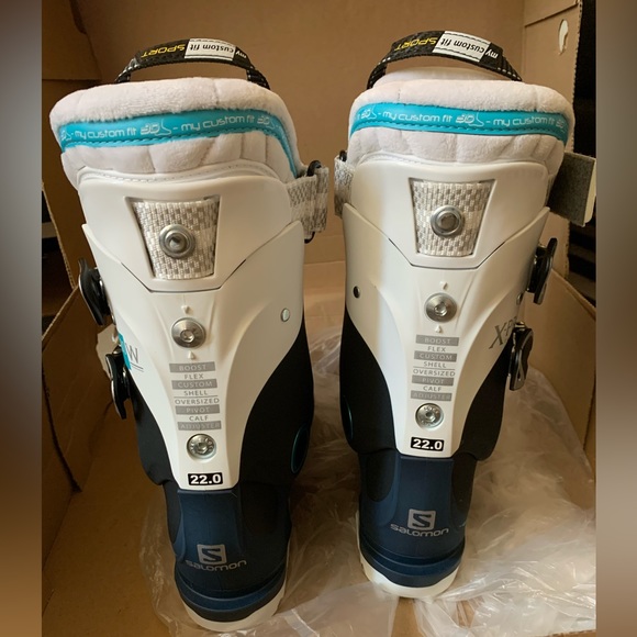 Salomon Womens Ski Boots, Mondo 22 - Picture 3 of 7